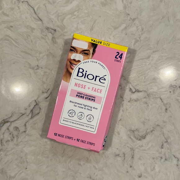 Biore Nose+Face Blackhead Remover Pore Strips, 12 Nose + 12 Face Strips - Picture 1 of 4